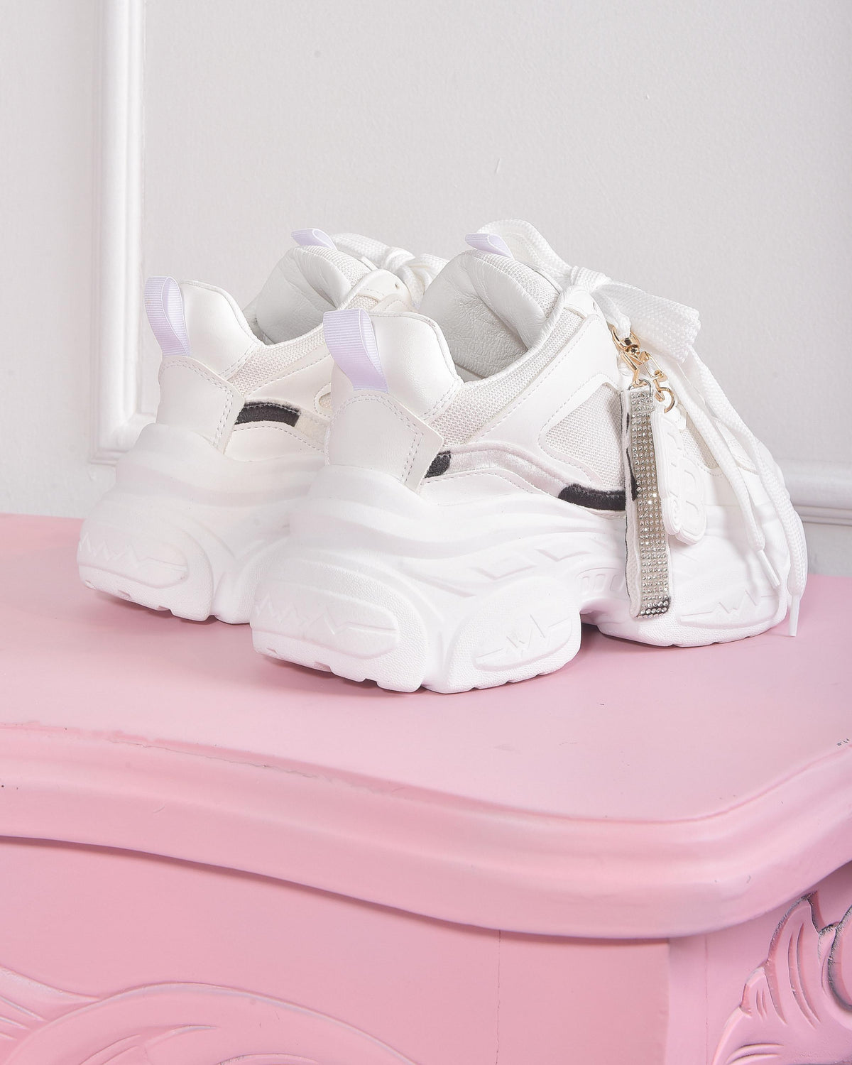 KATTY WHITE STAR